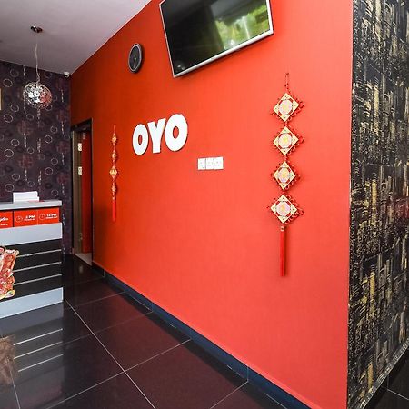 Oyo 89301 Ys Inn Miri Zewnętrze zdjęcie